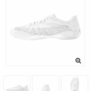 Cheerleading  - Hej!💗💗 Har dessa chearleading skor sprillans nya, har tyvärr inte fått något användning för de pga skolios,  behövde operera mig o när jag fick beskedet var det alldeles försent för o returnera skorna, säljes komplett. Hör av er för fler frågor o bild💗💗 pris kan diskuteras 💗💗