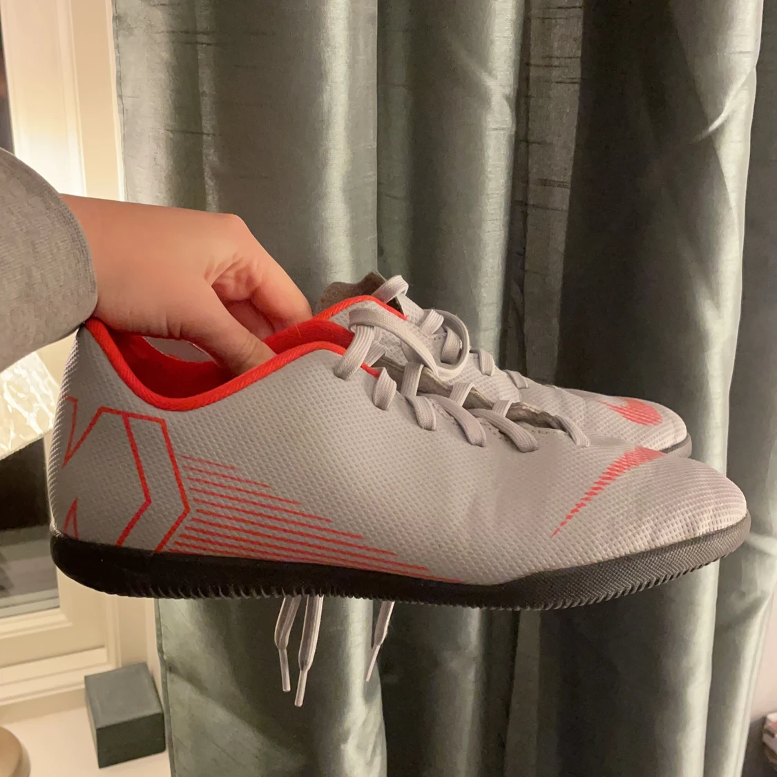 Nike inomhus fotbollsskor i storlek 38,5