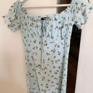 Klänning från Bikbok S - Helt oanvänd klänning från BikBok i storlek S