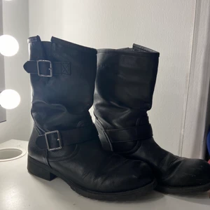 Låga boots - Låga Boots, bra skick👍🏼