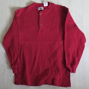 fila sweatshirt - Fila röd strl M Röd sweatshirt med knappar från Fila strl M. Passar bra som oversize om man har mindre strl :) 66 kr spårbar frakt.  Skicka meddelande vid frågor/fler bilder!  Notera att små defekter kan finnas då den inte är ny. Större brister nämns tydligt i annonsen/visas på bild. OBS! Bud är bindande!!!!!!! 