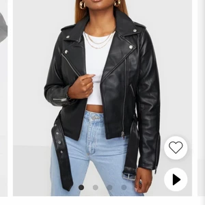 Nelly jacka  - Helt ny, köpte fel storlek, så säljer pga de 