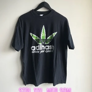 adihash - tshirt i fint skick. strl XXL men skulle säga L/XL. bud