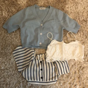 Blått topp sett - Blått/vitt tanktop sett,storlek 140 yo,bra kvalitet,säljer då det är för litet(köpare står för frakt)