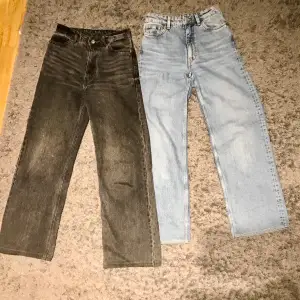 Säljer dem här 2 paren av jeans från monki i modellen Yoko. Båda jeansen är uppsydda men ska sy om dem för det vart lite slarvigt förra gången.😳 kontakta mig för fler bilder :) (köp direkt 350kr för båda) (enskilt 149kr)