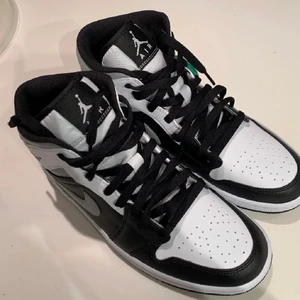 Skor - Nike skor som jag nyss köpte men va för små😢Säljer dessa säkert dyrare senare om ingen köper.