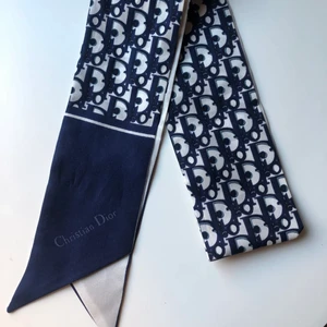 Dior band - Superfin diorscarf/band, den är äkta💓