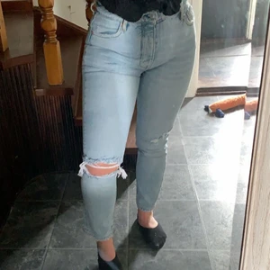 JEANS GINA TRICOT - Jeans från Gina Tricot, använda men inget som syns