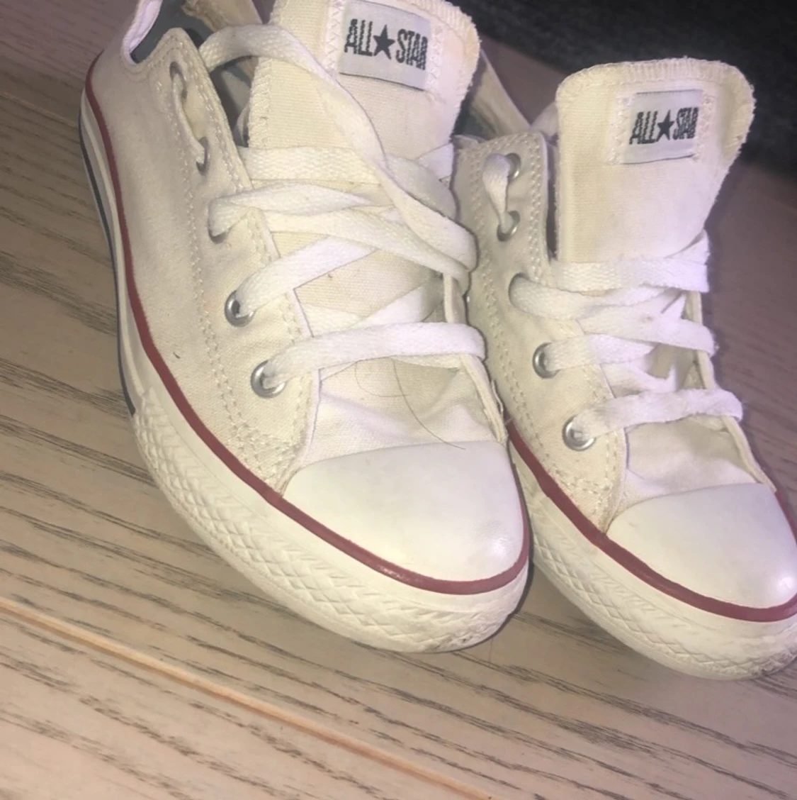 Vita convers i storlek 38  - 90