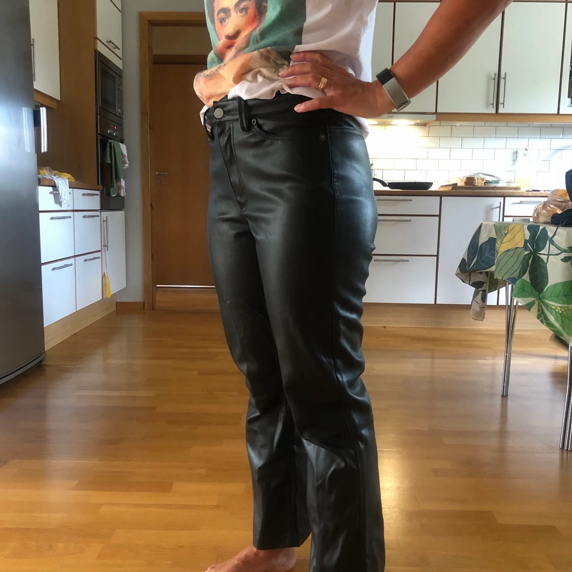 Raka svarta läderbyxor - 90