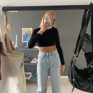 Öppen rygg - Snygg tröja som är endast använd 1 gång. Säljs för att den är för liten. Köparen står för frakten💓💓