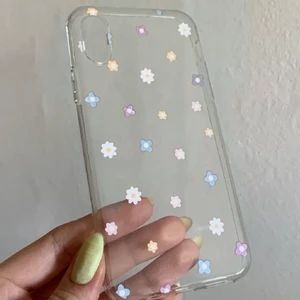 iphone xs skal - iphone x/xs skal i mycket fint skick!💜 köpt på prettylittlething