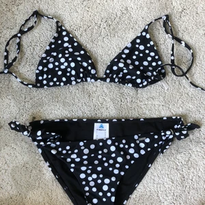 Bikini från Intersport  - Prickig bikini, oanvänd 