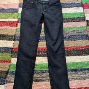 Low waisted Jeans  - Fina jeans som jag tror är low waisted helt o andvända  och lappen kvar!