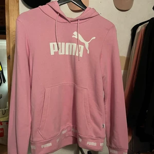 Puma hoodie  - Aldrig använd nyskick!