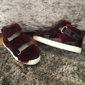 Kurt Geiger sneakers - Köpta på Asos. Numera slutsålda. Använda men i bra kvalitet. Storlek 39