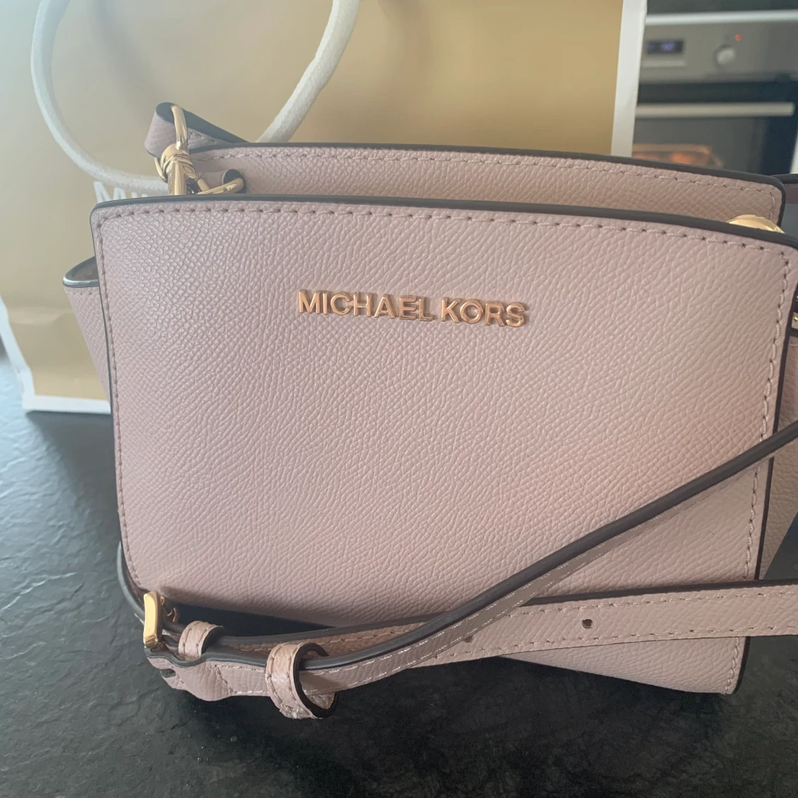 Äkta Michel Kors väska- rosa