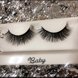 Fransar-Dream - Älskar fransar och andvänder varje dag! Vill sälja billiga fransar med bra tålighet. Säljer utvalda favoriter av mig för alla tillfällen och tycke/smak❤️ Finns fler av modellen finns i lager. Fler modeller kommer innom kort🥰 hör av er vid intresse eller andra frågor🥰✨