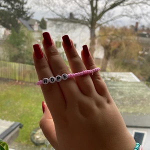 Designa ditt eget armband - Välj ditt ord och färg själv💗