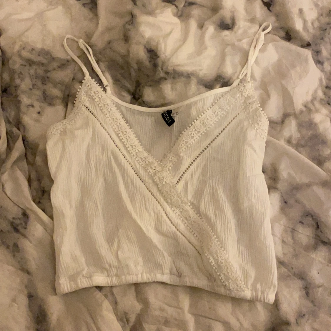 Fint linne från hm, den går typ lite över naveln