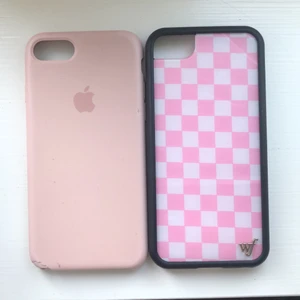 Mobilskal  - Säljer två skal, ett från Apple (värde 499kr), Ett från wildflower (värde 400kr)❤️❤️. 120kr för varje 💛 För iPhone 6/7/8
