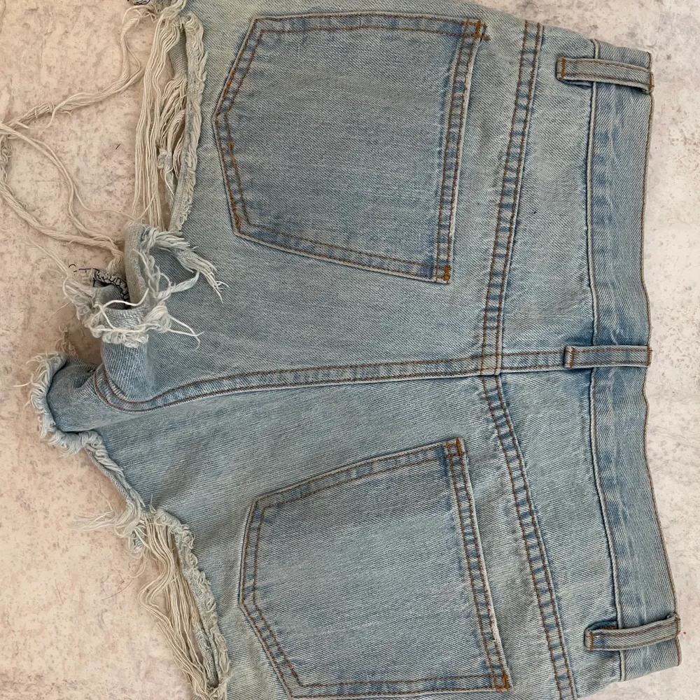 Australian brand shorts worn many times but unfortunately they don’t fit anymore. Jeans & Byxor.
