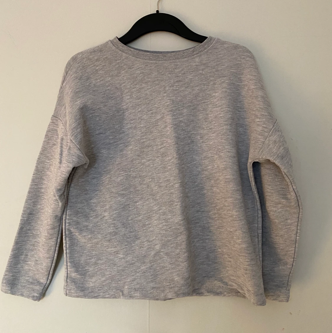 Grå långärmad tröja - 90
