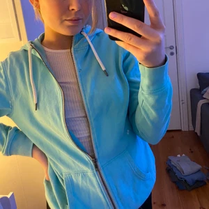 Blå hoodie - Blå hoodie 💙💙  supersöt men kommer inte till användning tyvärr! 