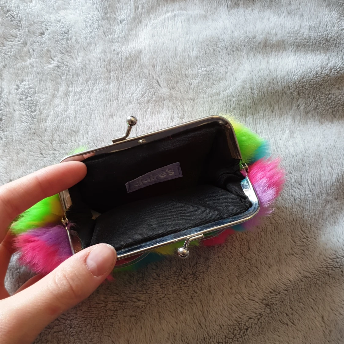 Fluffig plånbok med ögon - 90