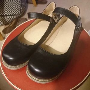 Babydoll-skor - Så fina skor som är lite lite små för mig som har 38:( "Banden" går att reglera lite till två olika lägen🌹