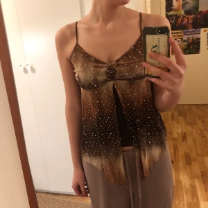 Snygg topp - Fin topp man kan knyta lite hur man vill😅 passar typ alla