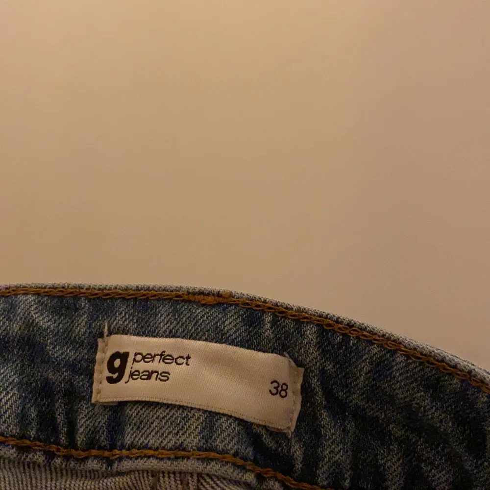 Storlek 38 köpt från Gina 2019. Buda gärna!. Jeans & Byxor.