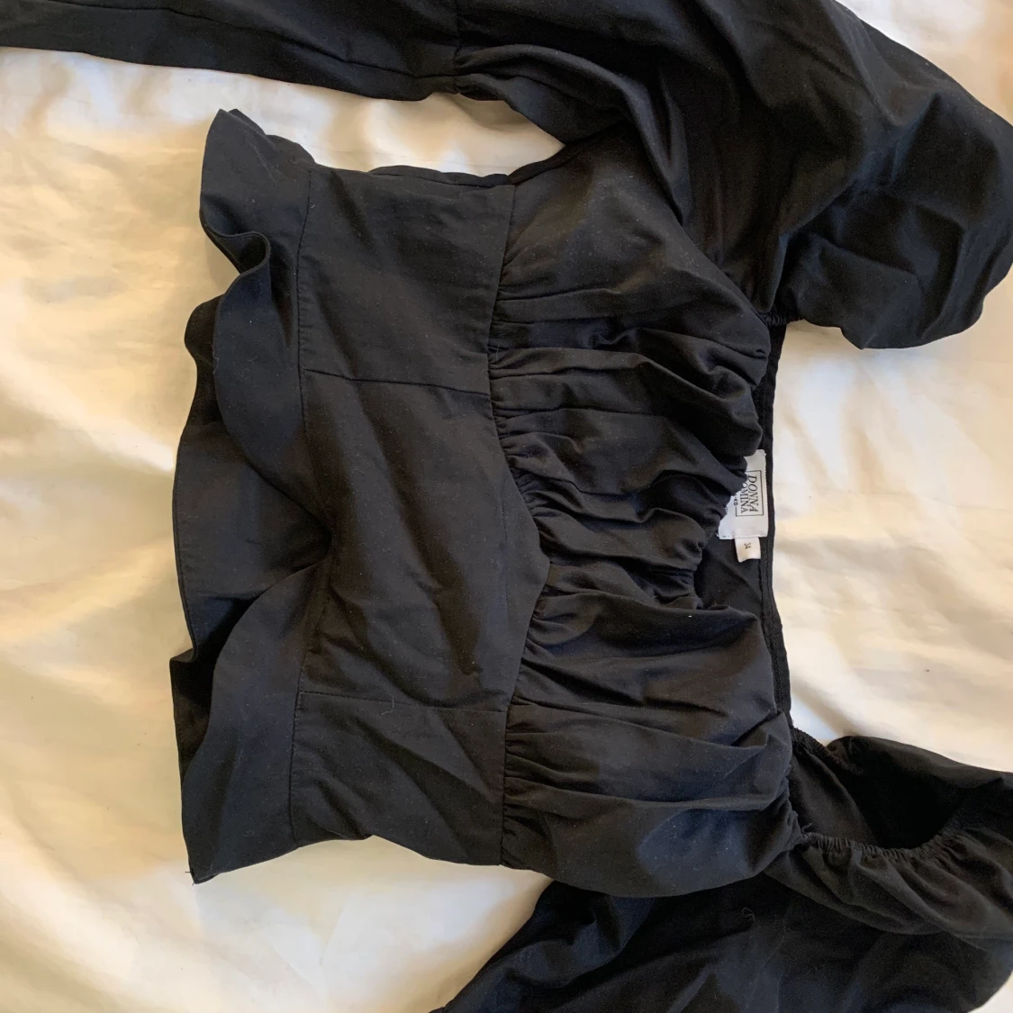 Svart topp från NA-KD