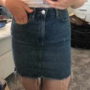 Jeanskjol  - Från Pull and Bear i bra skick