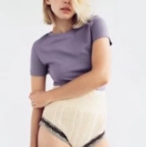 Topp  - A top from Zara, the colour isn’t like the picture it’s purple and only used a few times.