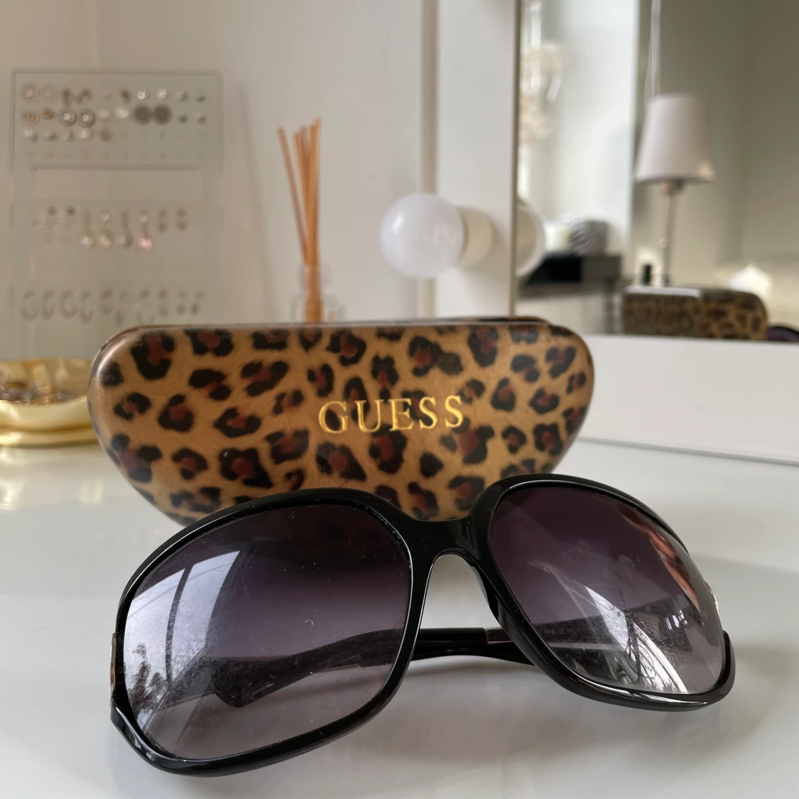 Guess solglasögon  - 90