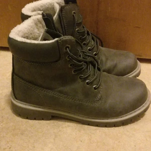 Winter boots - Perfect for winter boots nice and warm with fur inside 