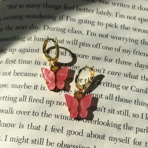 Rosa fjärils örhängen - Nickelfria, rosa fjärils örhängen ✨