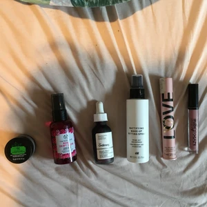 Skincare - Olika produkter, pris varierar mellan 10-80kr 