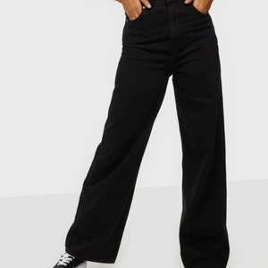 Levis jeans  - Snygga jeans från Levis i modellen high loose i storlek W26 L32! Är i jättefint skick men har tyvärr blivit för små