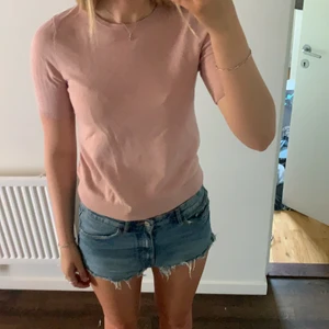 Stickad tshirt - Trendig stickad t-shirt från hm💓