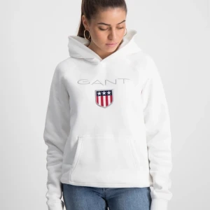 Gant hoodie - En fin gant hoodie storlek 170cm/15år, passar xs/s. Fint skick men det är små fläckar vid ena ärmen (se bild) som knappt syns när man har tröjan på sig!✨