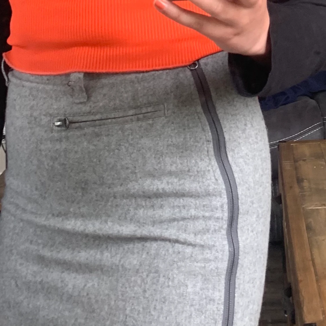 Grå kjol storlek XS - 90