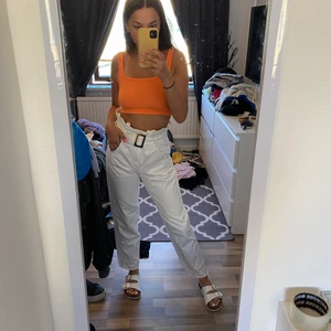 Vita jeans  - Vita jeans från nakd som inte kommer till användning längre, priset går att diskutera💕