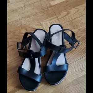 Epic  sandaler 150kr perfekt for sommaren 
