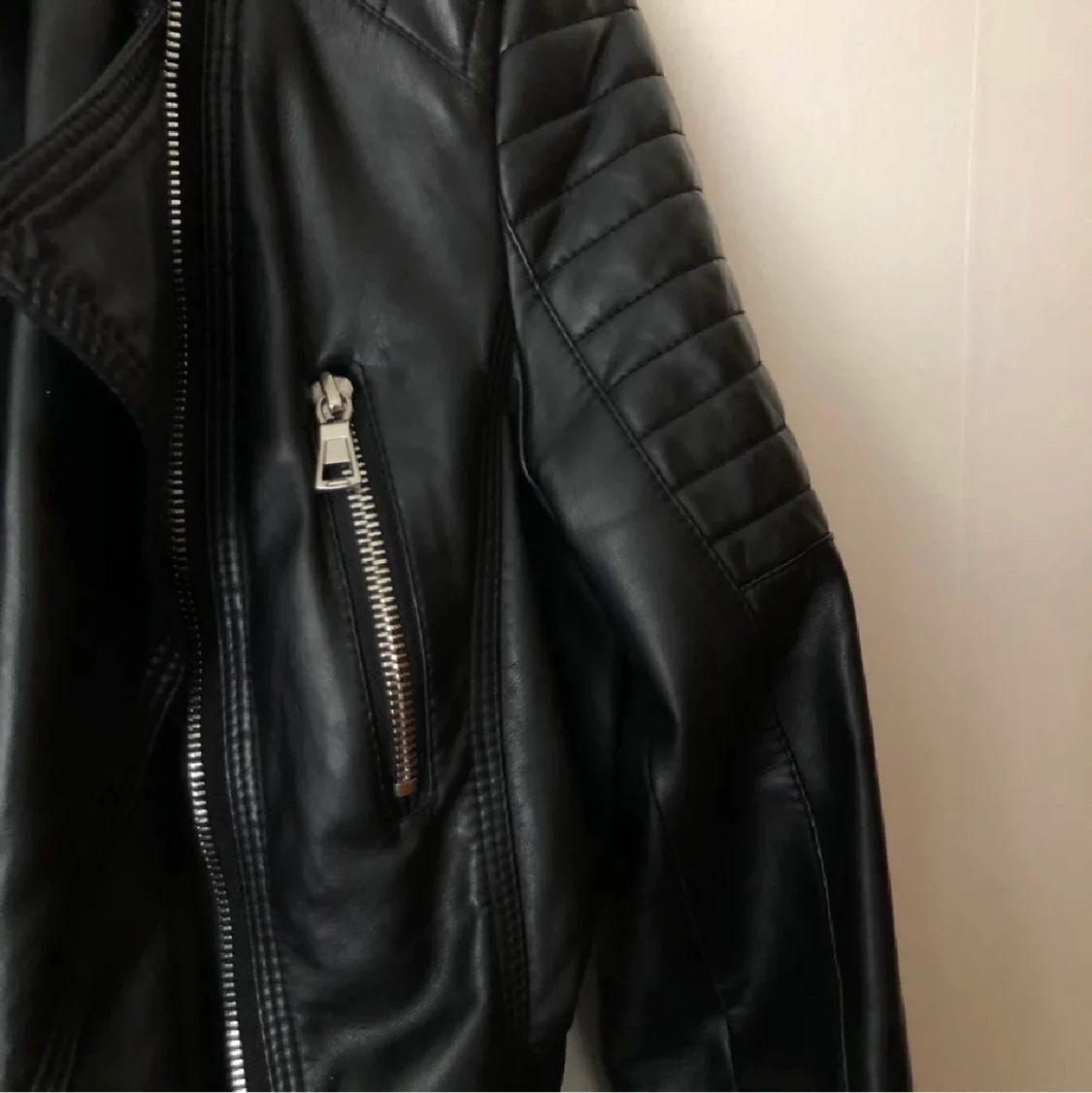 Jacka i skinnimitation ”skinnjacka” - 90