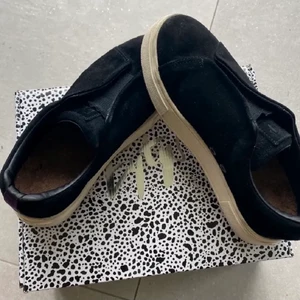 Eytys - Säljer mina eytys i storlek 38 då dom är lite för små för mig!