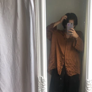 Skjorta - Stor luftig skjorta som passar till det mesta!! Storlek 44 men passar mig utmärkt!