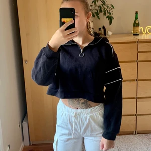 Cropped hoodie - Crooped hoodie från H&M i strl M