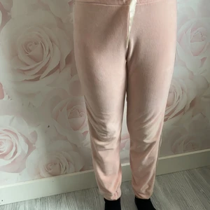 Mjukis byxor  - Rosa mjukis byxor med en guld kant 